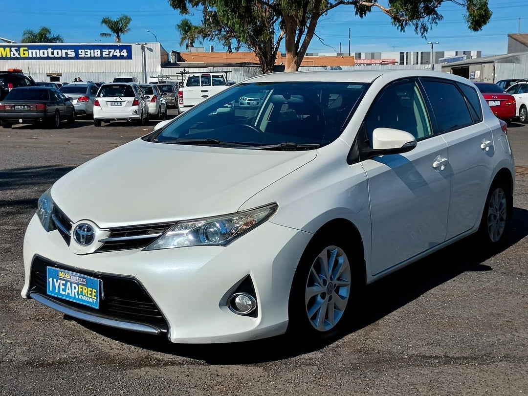 2014 Toyota Corolla Ascent Sport, Manual, 214772 km, Photo 3