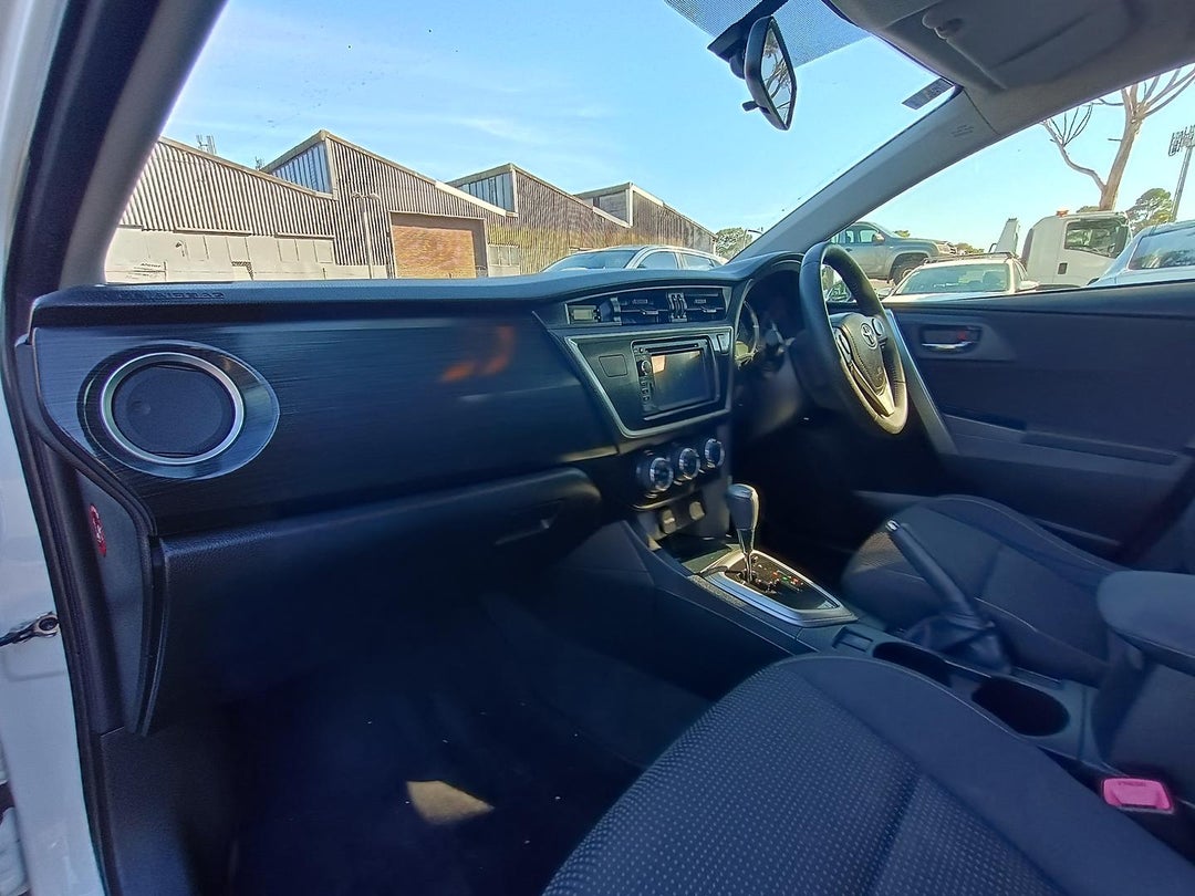 2014 Toyota Corolla Ascent Sport, Manual, 214772 km, Photo 14