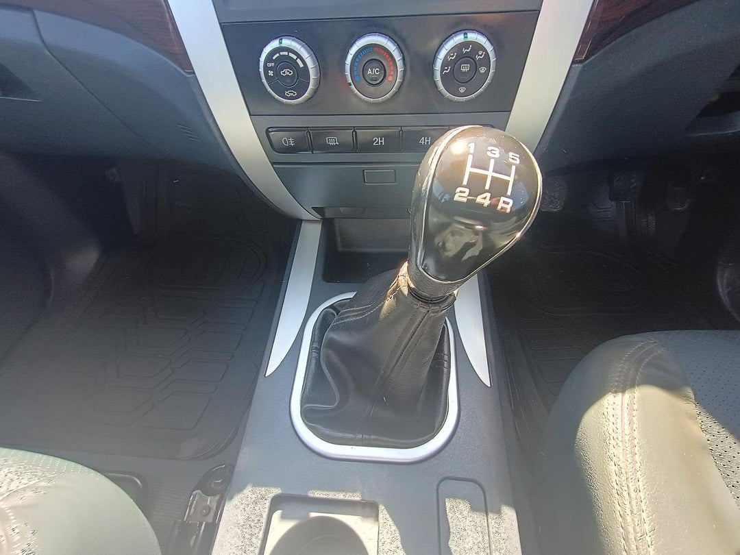 2014 Foton Tunland (4x2), Manual, 139720 km, Photo 10