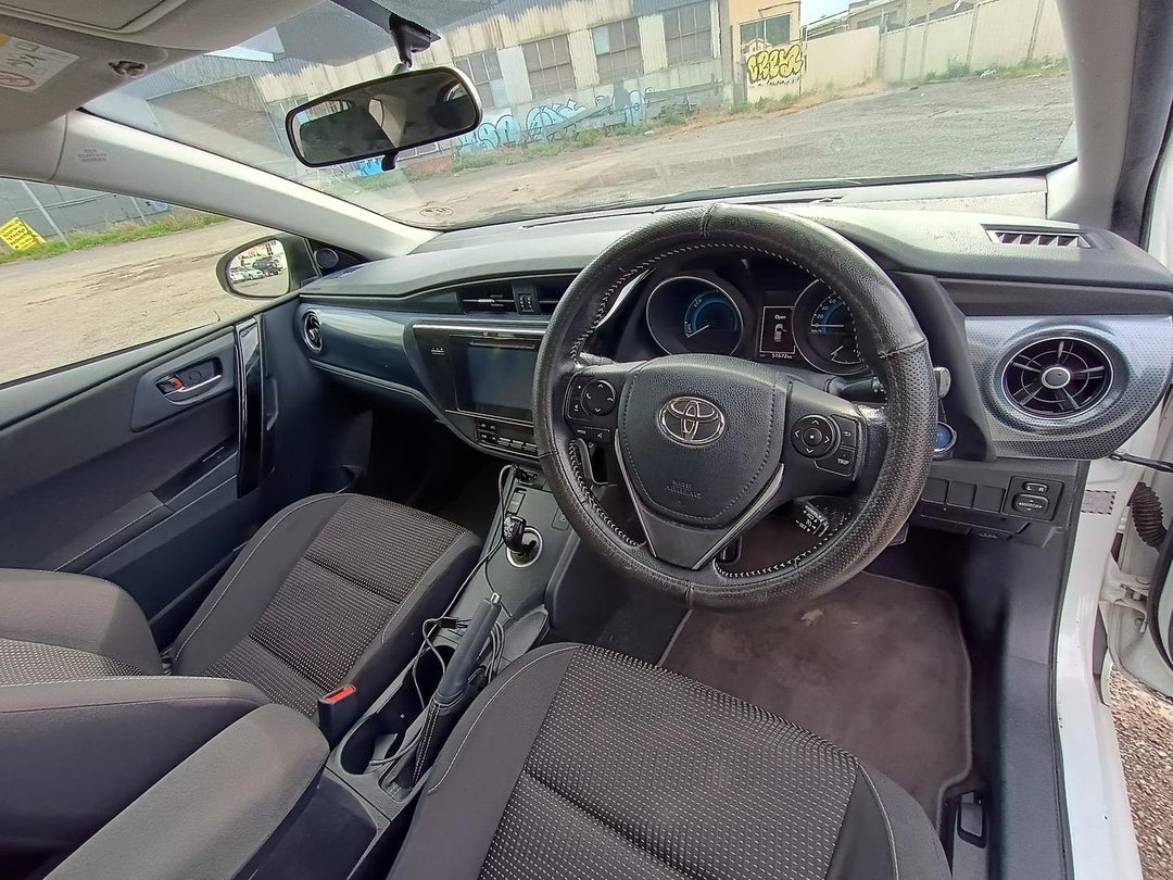 2016 Toyota Corolla Hybrid, Manual, 49987 km, Photo 10