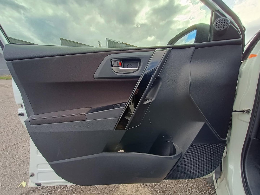 2016 Toyota Corolla Hybrid, Manual, 49987 km, Photo 22