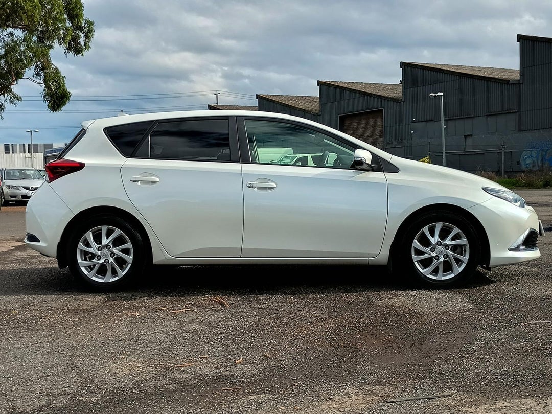 2016 Toyota Corolla Hybrid, Manual, 49987 km, Photo 8