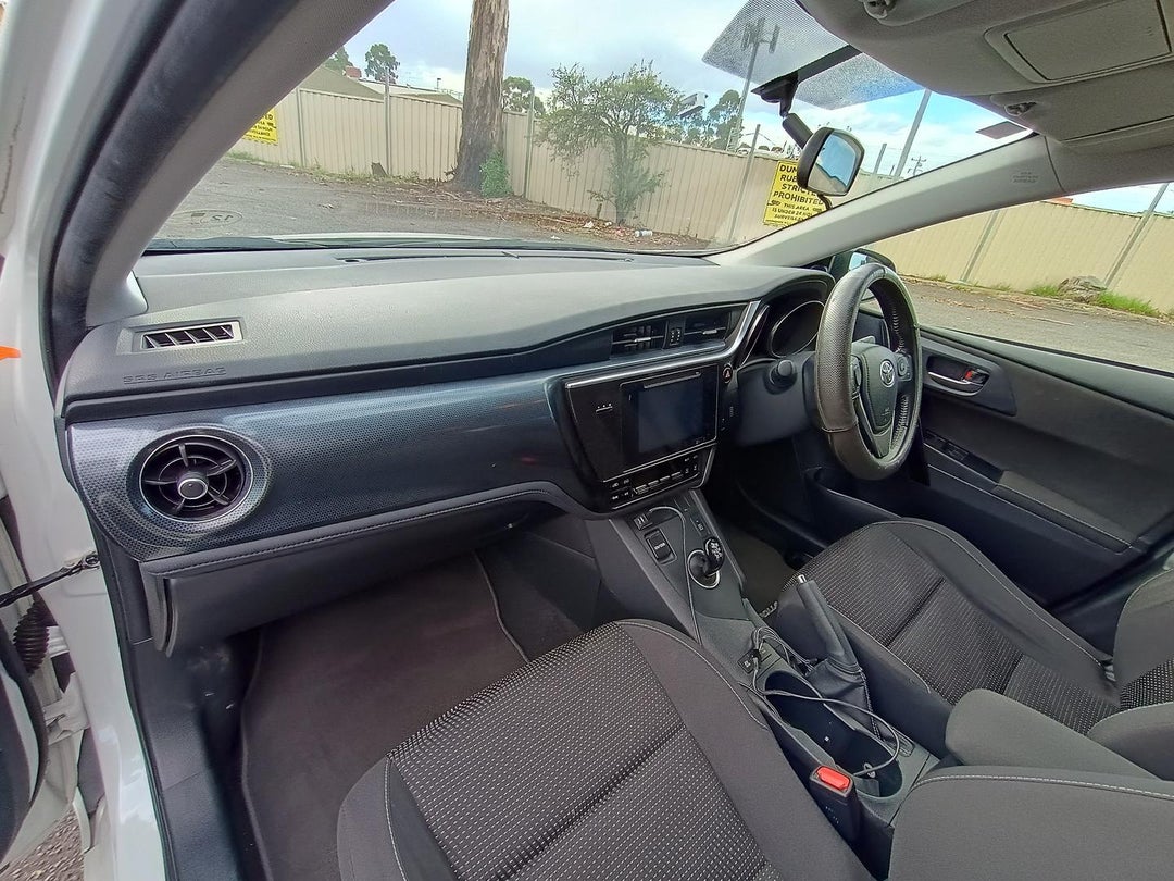 2016 Toyota Corolla Hybrid, Manual, 49987 km, Photo 15