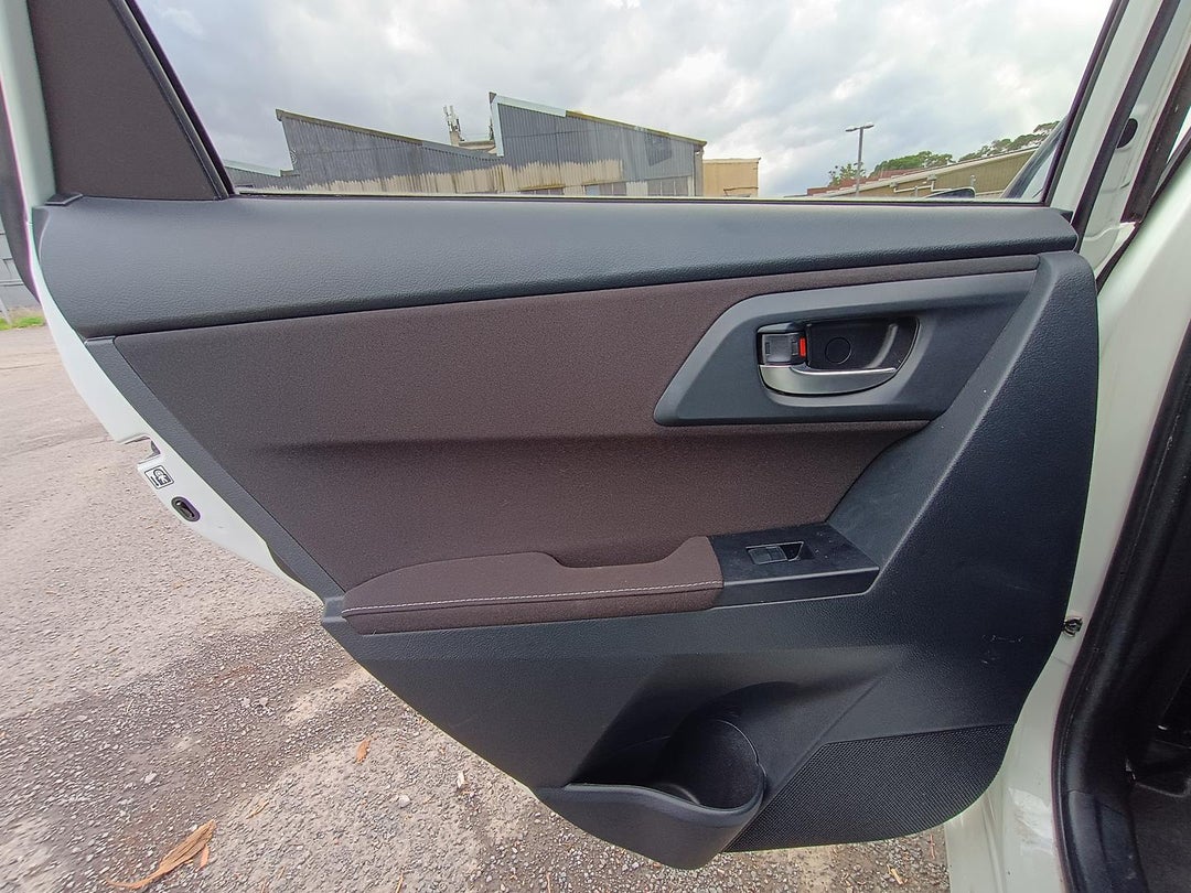 2016 Toyota Corolla Hybrid, Manual, 49987 km, Photo 23