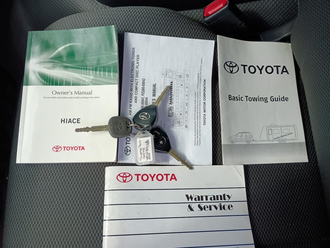 2011 Toyota Hiace Commuter, Automatic, 125601 km, Photo 22