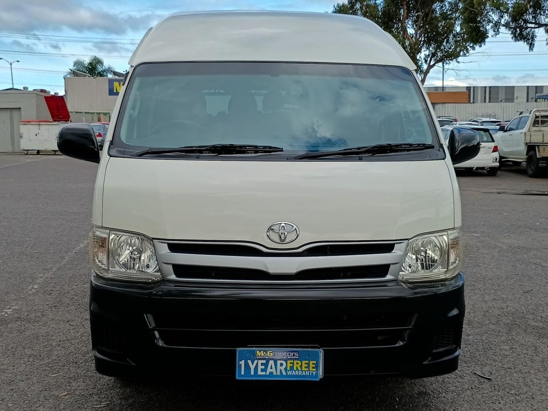 2011 Toyota Hiace Commuter, Automatic, 125601 km, Photo 2