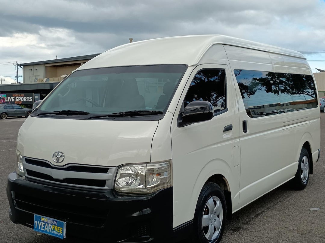 2011 Toyota Hiace Commuter, Automatic, 125601 km, Photo 3