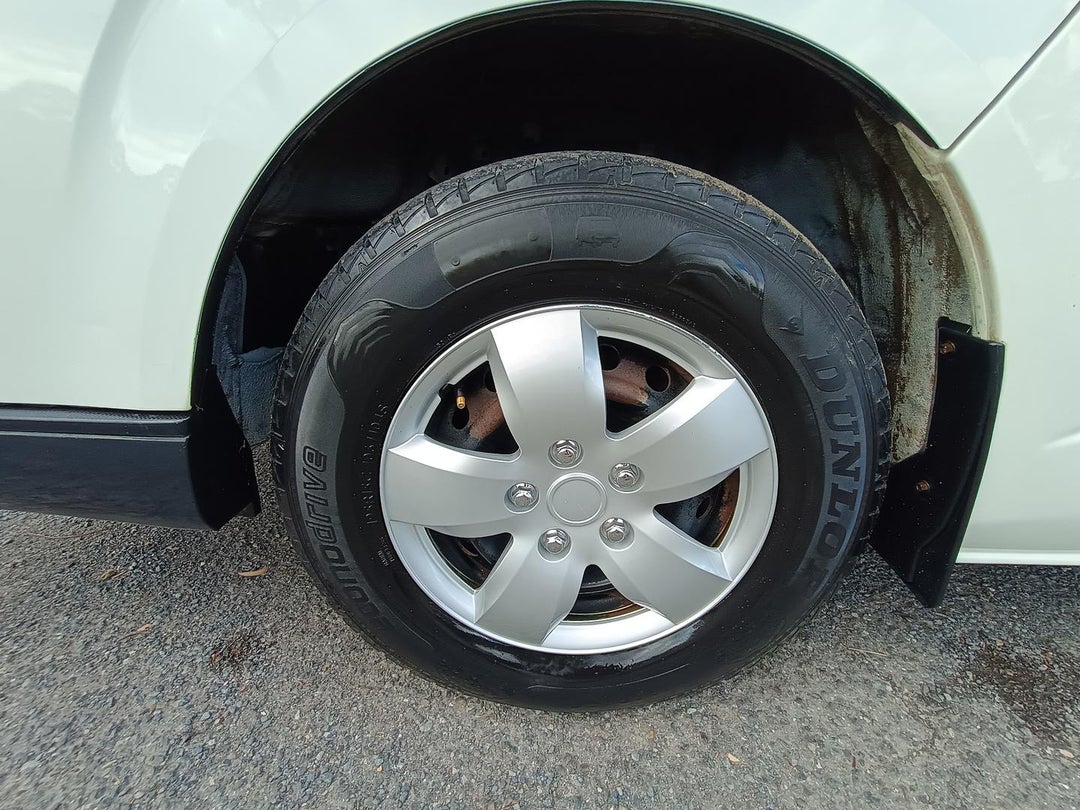 2011 Toyota Hiace Commuter, Automatic, 125601 km, Photo 10