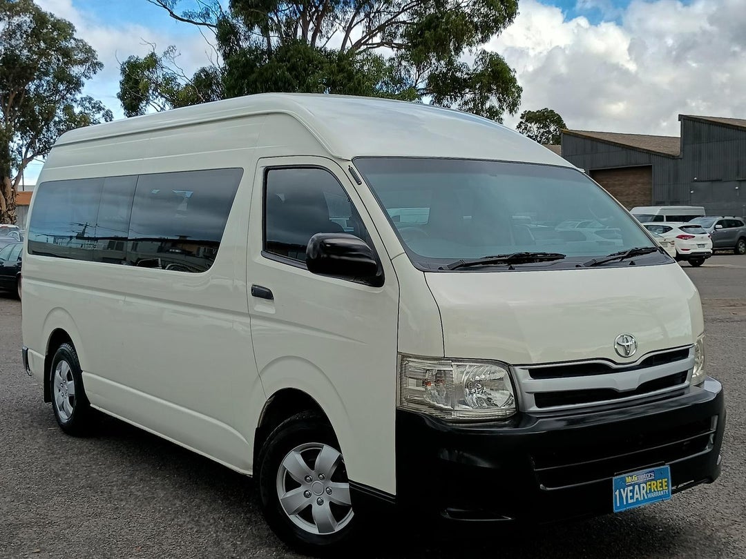 2011 Toyota Hiace Commuter, Automatic, 125601 km, Photo 1