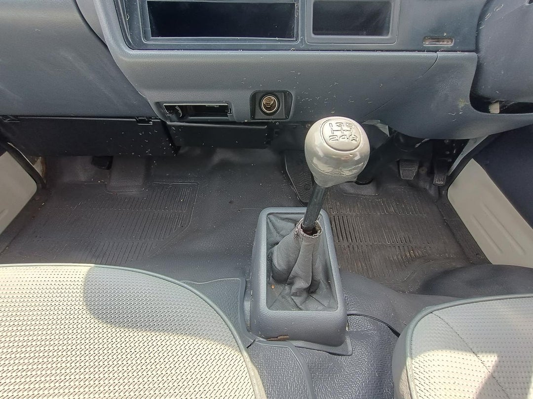 2000 Toyota Hiace Commuter, Manual, 225822 km, Photo 15