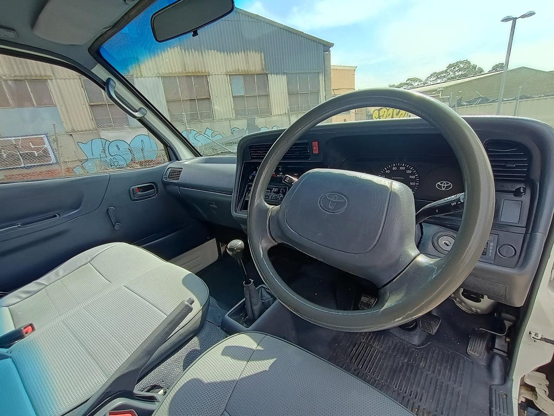 2000 Toyota Hiace Commuter, Manual, 225822 km, Photo 9