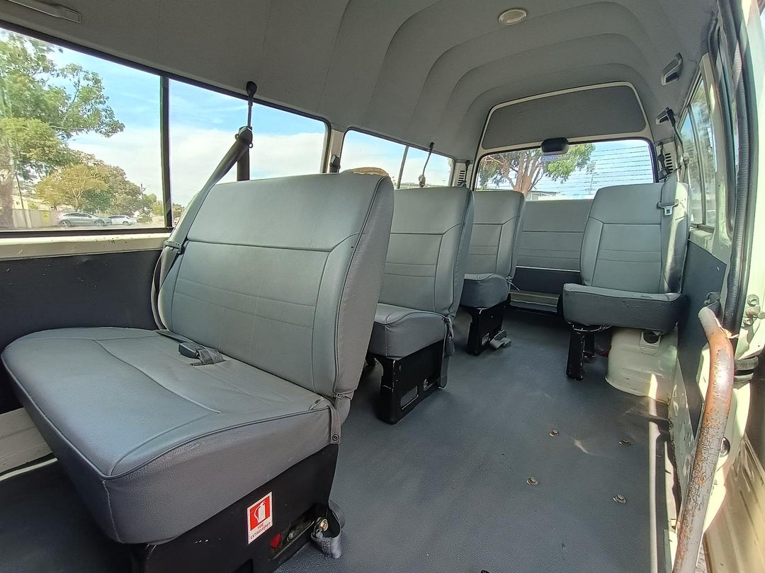 2000 Toyota Hiace Commuter, Manual, 225822 km, Photo 17