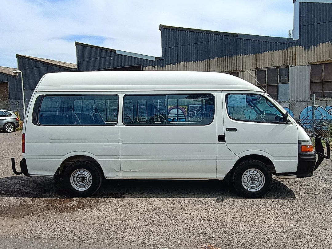 2000 Toyota Hiace Commuter, Manual, 225822 km, Photo 8