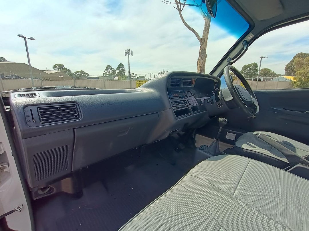 2000 Toyota Hiace Commuter, Manual, 225822 km, Photo 11