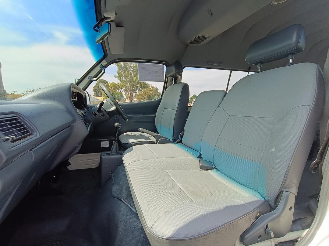 2000 Toyota Hiace Commuter, Manual, 225822 km, Photo 12