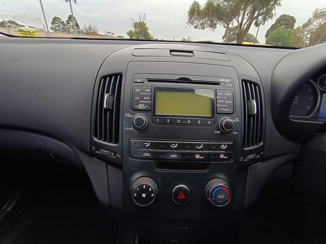 2016 Hyundai Accent Active, Automatic, 181856 km, 