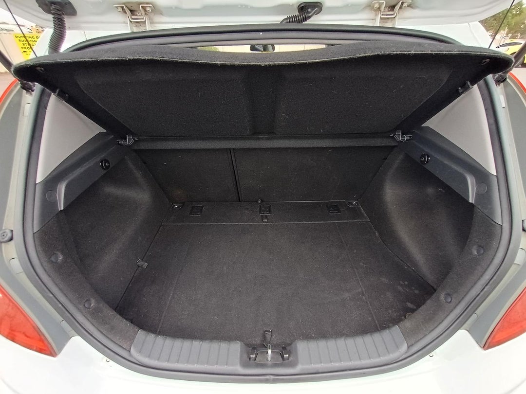 2016 Hyundai Accent Active, Automatic, 181856 km, 