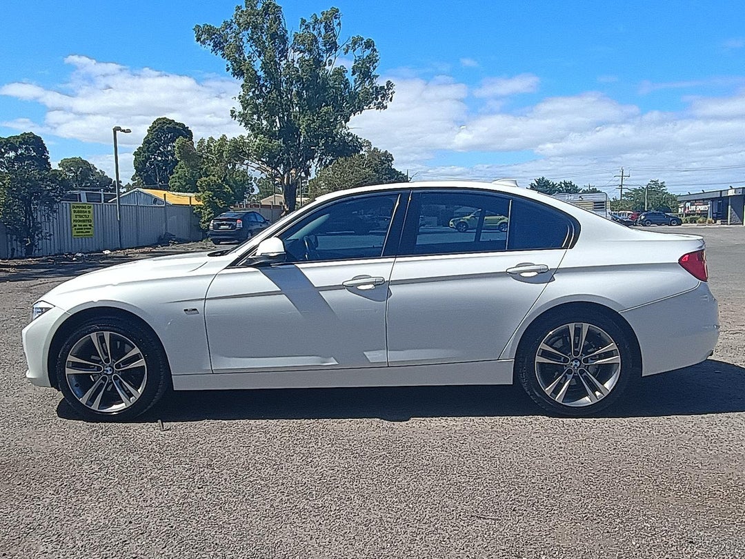 2013 BMW 3 Series Sport Line, Automatic, 181886 km, Photo 4