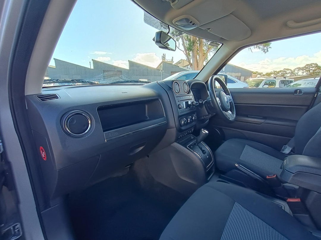 2014 Jeep Patriot Blackhawk, Manual, 109987 km, Photo 16