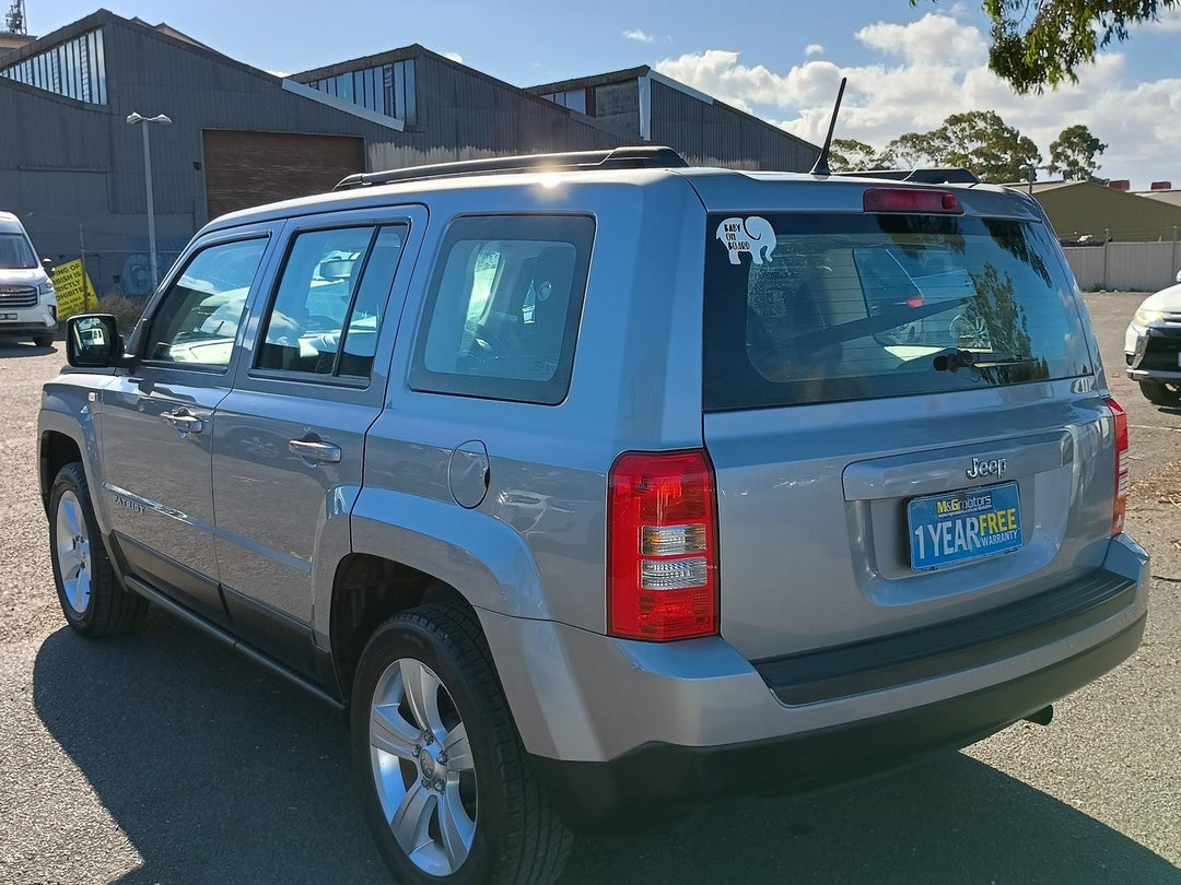 2014 Jeep Patriot Blackhawk, Manual, 109987 km, Photo 5