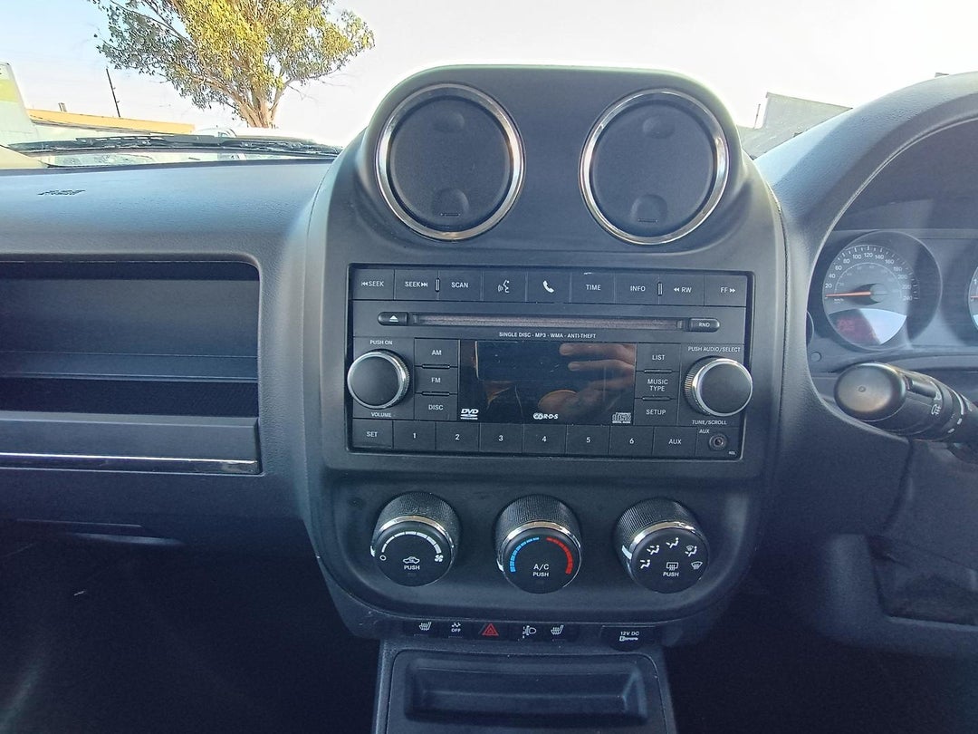 2014 Jeep Patriot Blackhawk, Manual, 109987 km, Photo 14