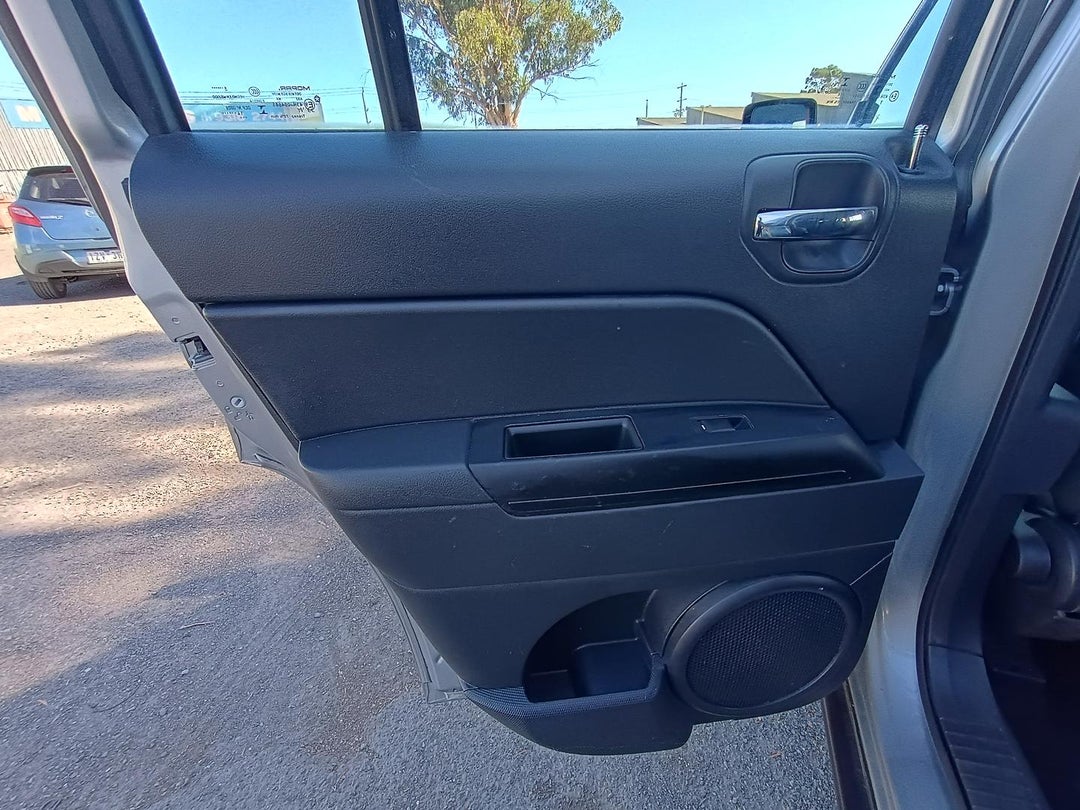 2014 Jeep Patriot Blackhawk, Manual, 109987 km, Photo 23