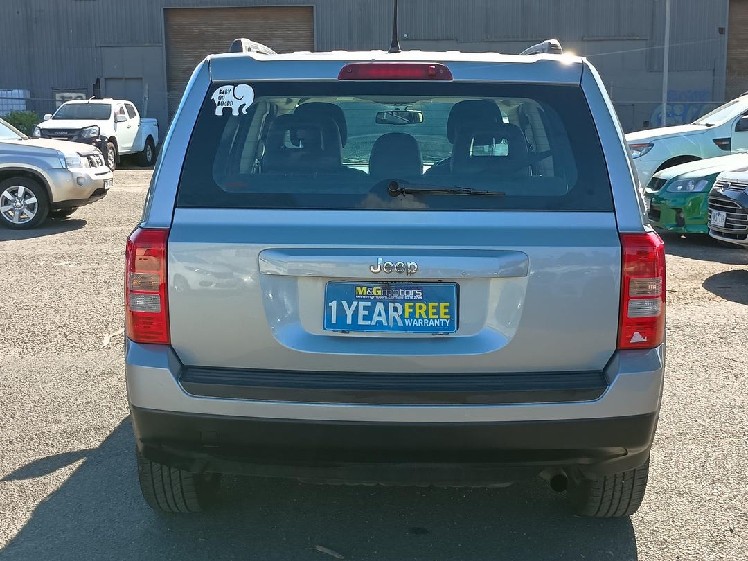 2014 Jeep Patriot Blackhawk, Manual, 109987 km, Photo 6