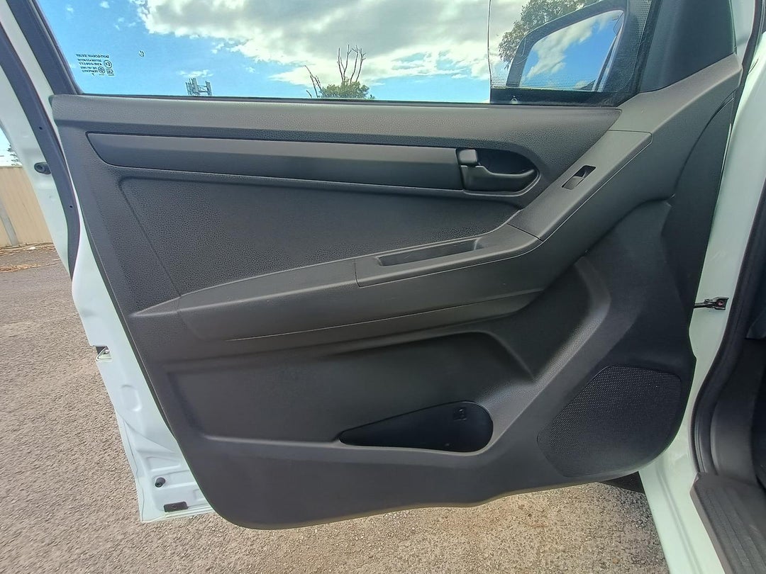 2017 Isuzu D-MAX Sx, Manual, 304524 km, Photo 22