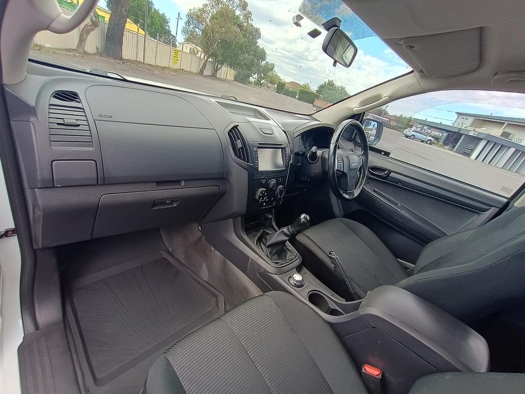 2017 Isuzu D-MAX Sx, Manual, 304524 km, Photo 16