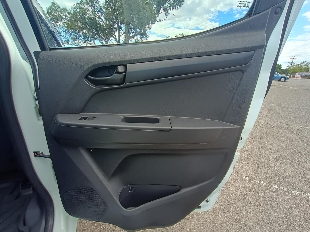 2017 Isuzu D-MAX Sx, Manual, 304524 km, Photo 21