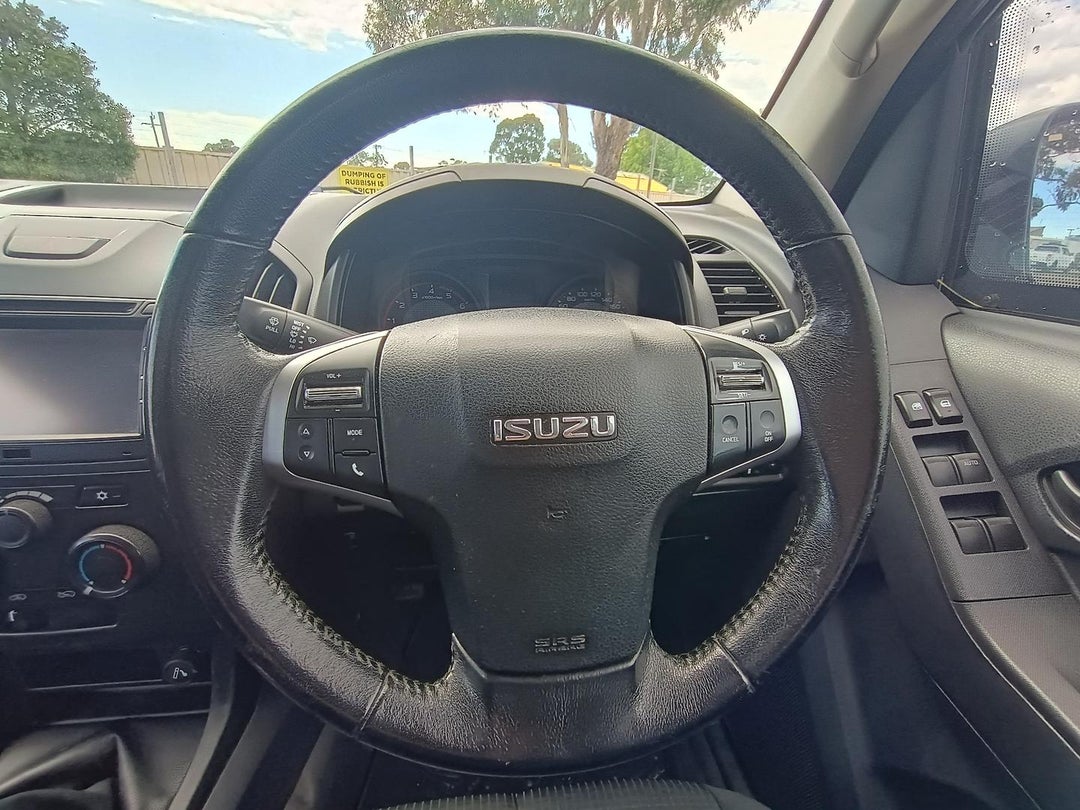 2017 Isuzu D-MAX Sx, Manual, 304524 km, Photo 11
