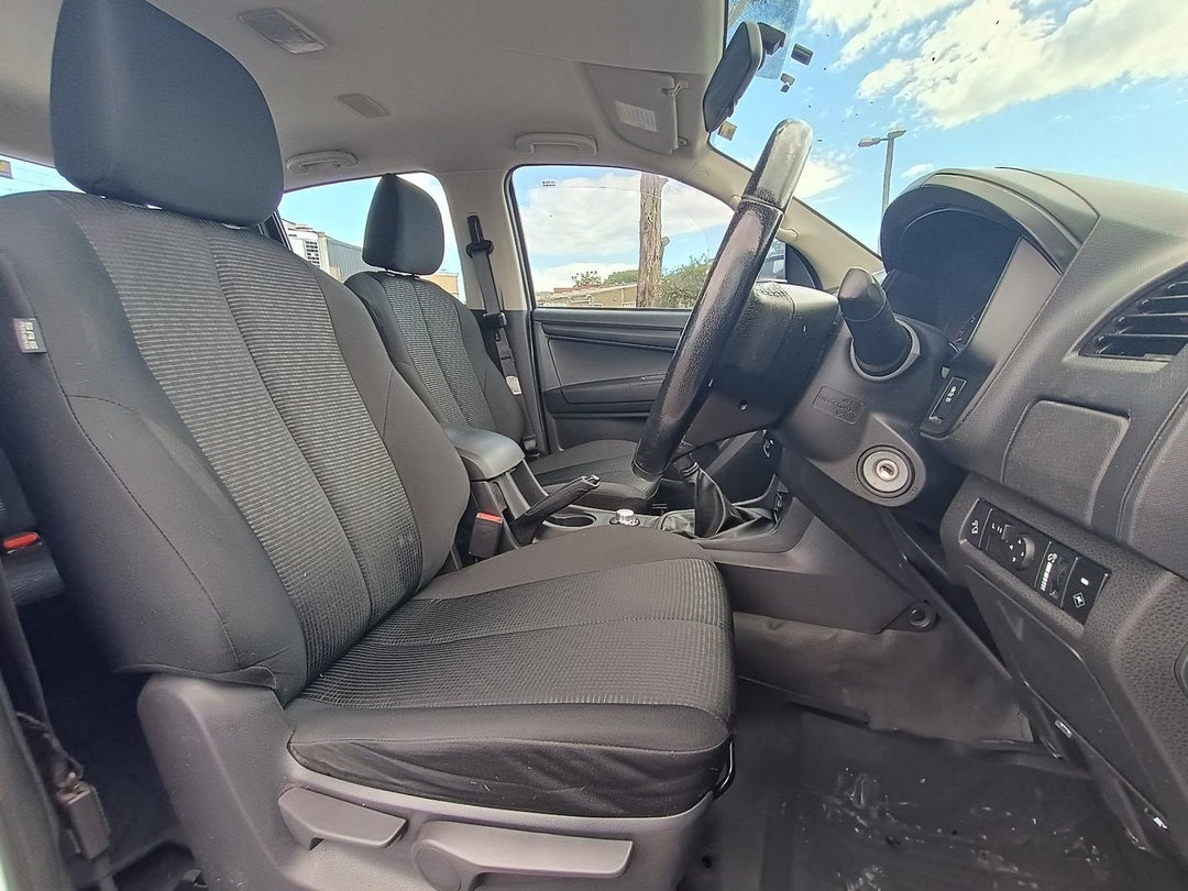 2017 Isuzu D-MAX Sx, Manual, 304524 km, Photo 15