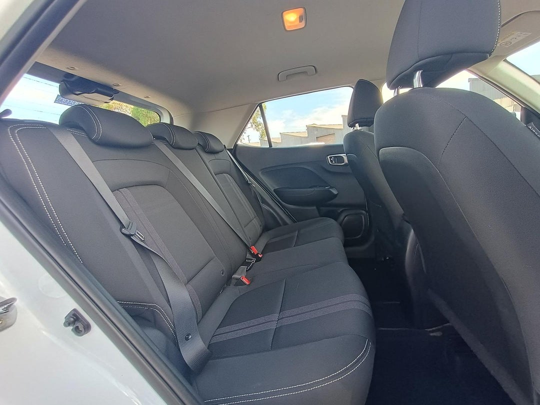 2022 Hyundai Venue Active, Automatic, 91068 km, Photo 19