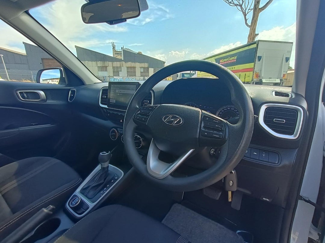 2022 Hyundai Venue Active, Automatic, 91068 km, Photo 11