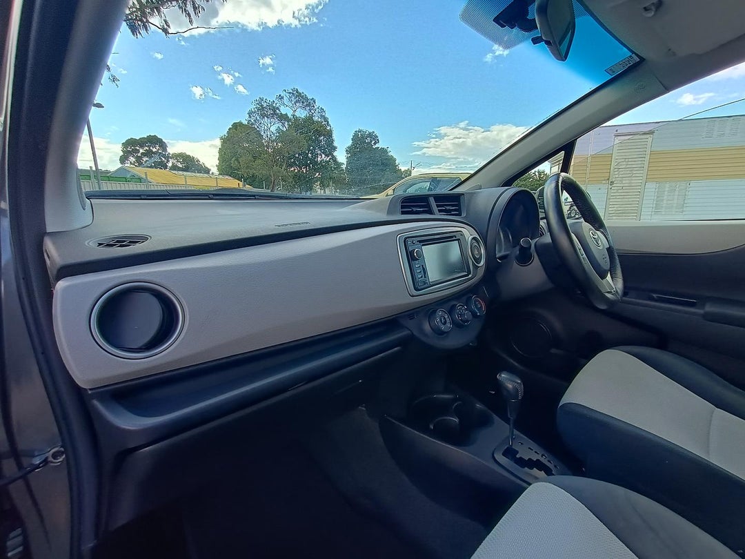 2013 Toyota Yaris Yrs, Automatic, 239352 km, Photo 15