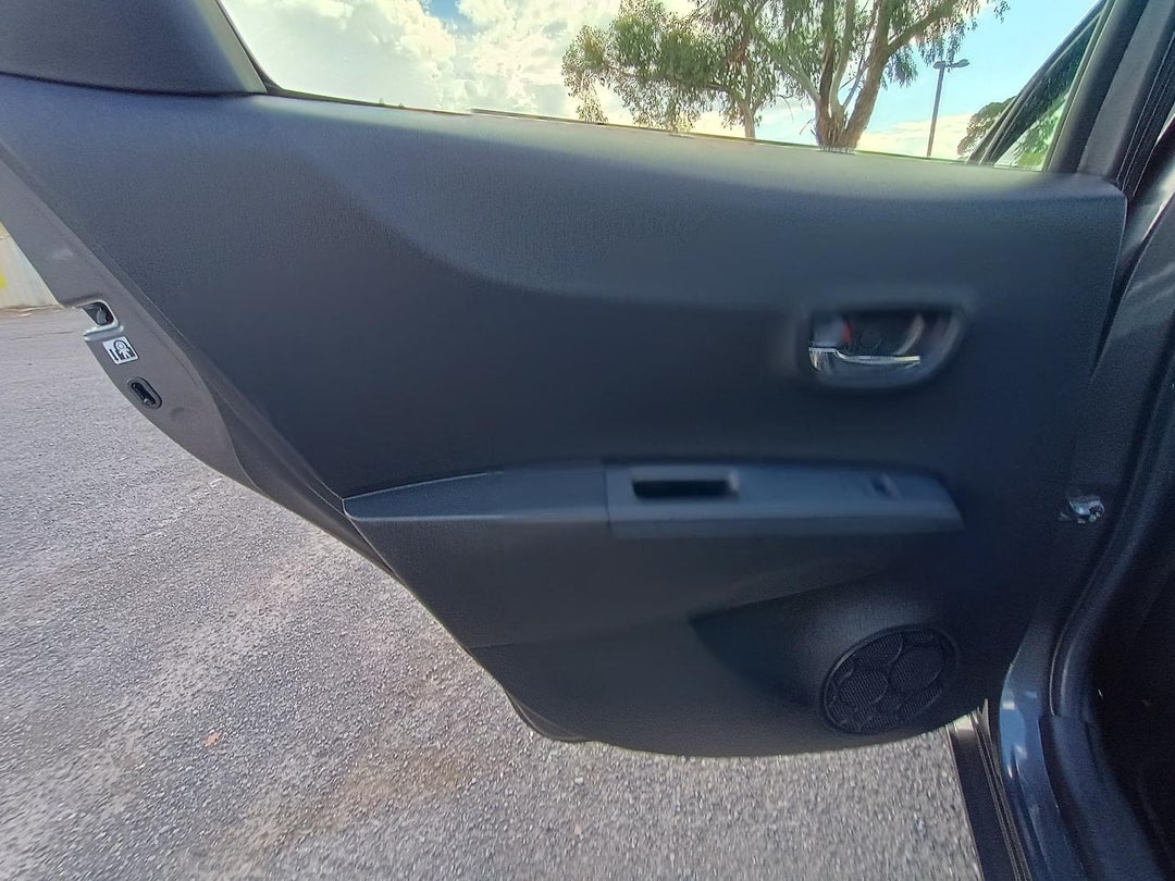 2013 Toyota Yaris Yrs, Automatic, 239352 km, Photo 23