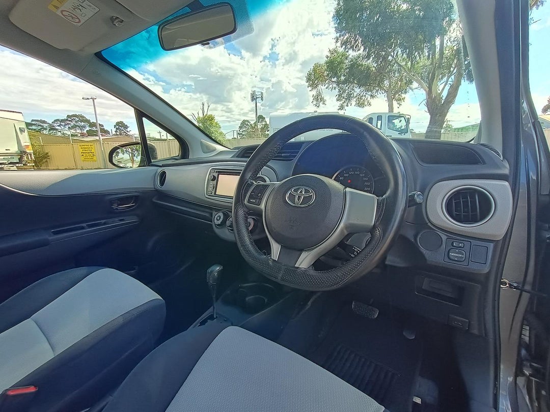 2013 Toyota Yaris Yrs, Automatic, 239352 km, Photo 11
