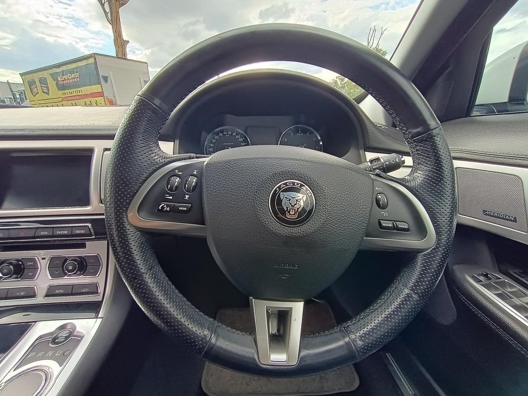 2014 Jaguar XF Luxury, Automatic, 185307 km, Photo 11