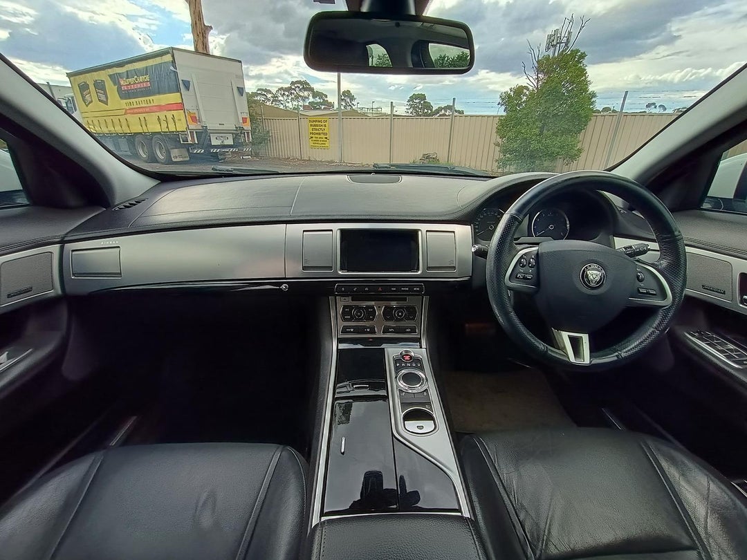 2014 Jaguar XF Luxury, Automatic, 185307 km, Photo 9