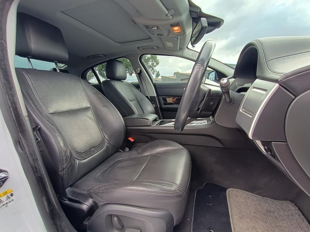 2014 Jaguar XF Luxury, Automatic, 185307 km, Photo 14
