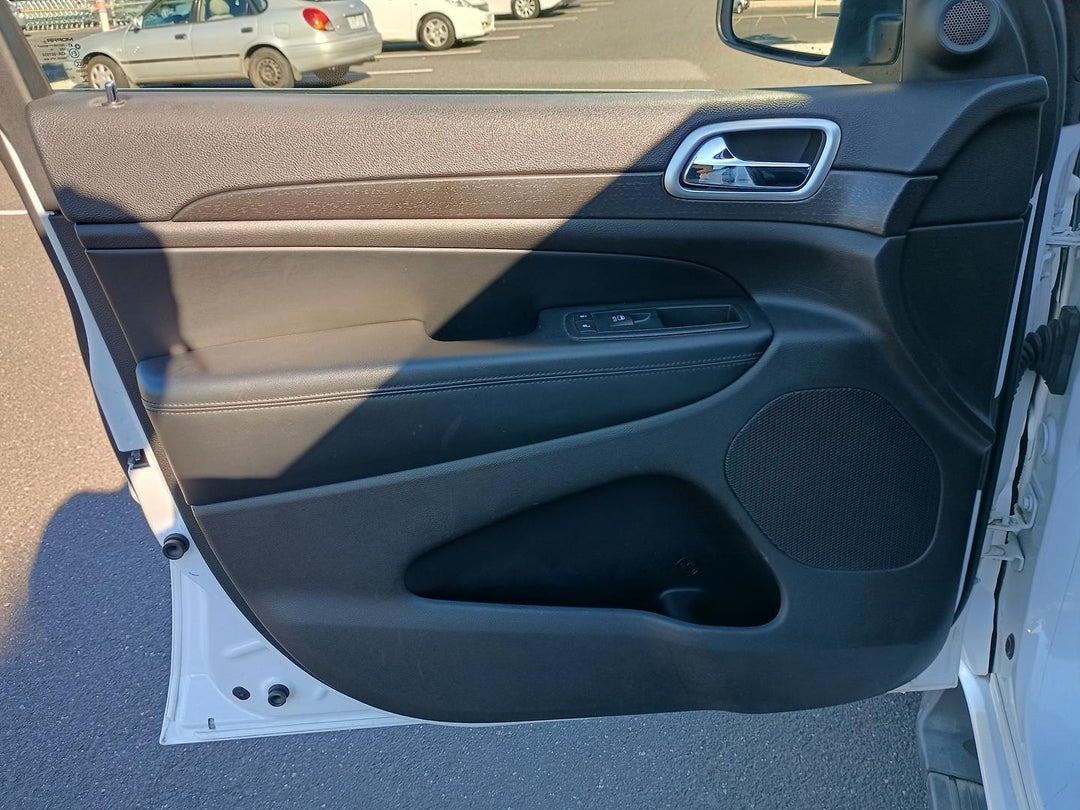 2015 Jeep Grand Cherokee Laredo, Automatic, 186036 km, Photo 26