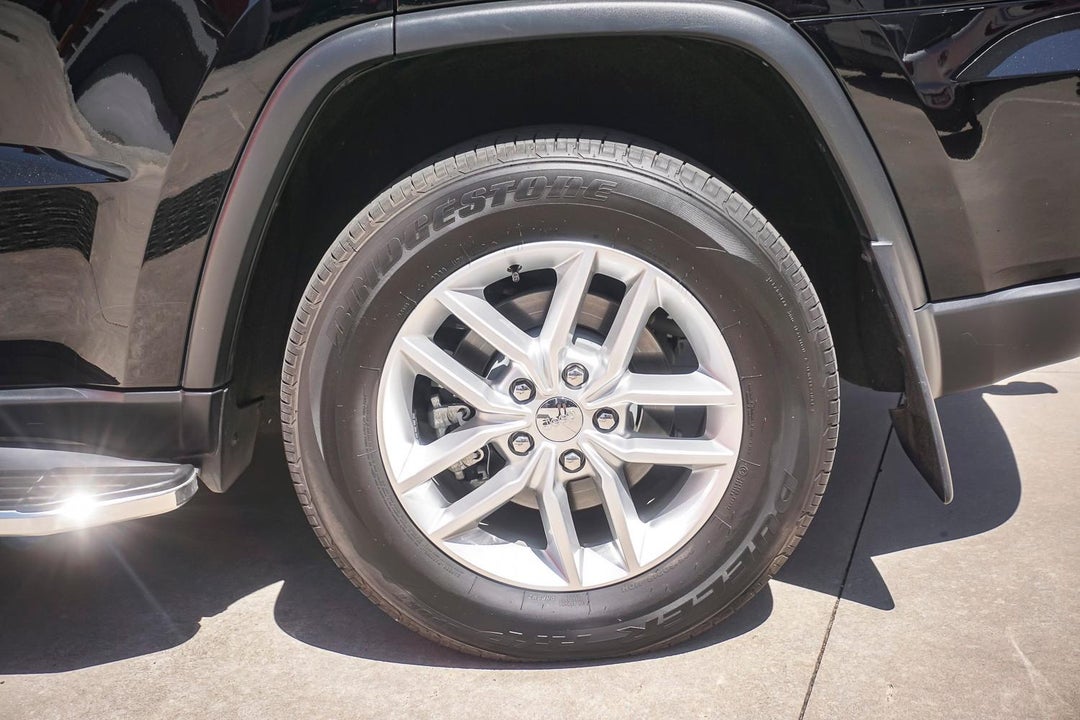 2017 Jeep Grand Cherokee Laredo, Automatic, 45000 km, Photo 8