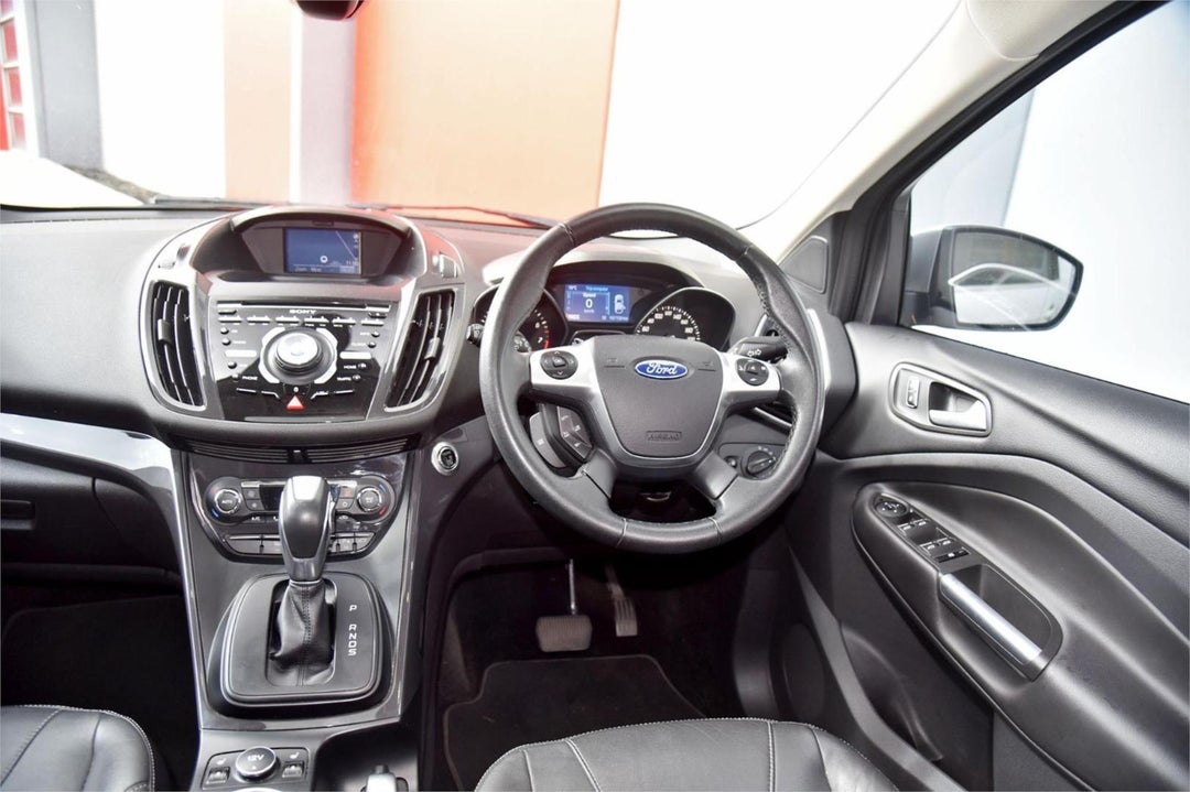 2014 Ford Kuga Titanium, Automatic, 107000 km, Photo 12