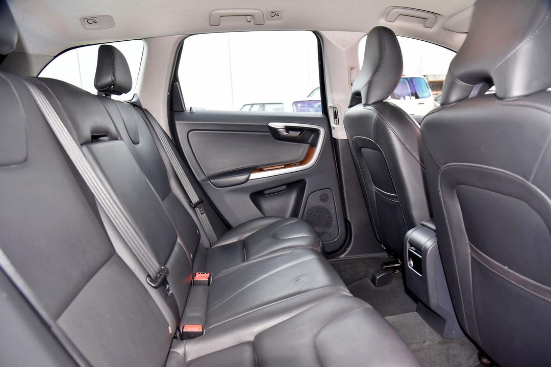 2015 Volvo XC60 D4 Luxury, Automatic, 158000 km, Photo 21