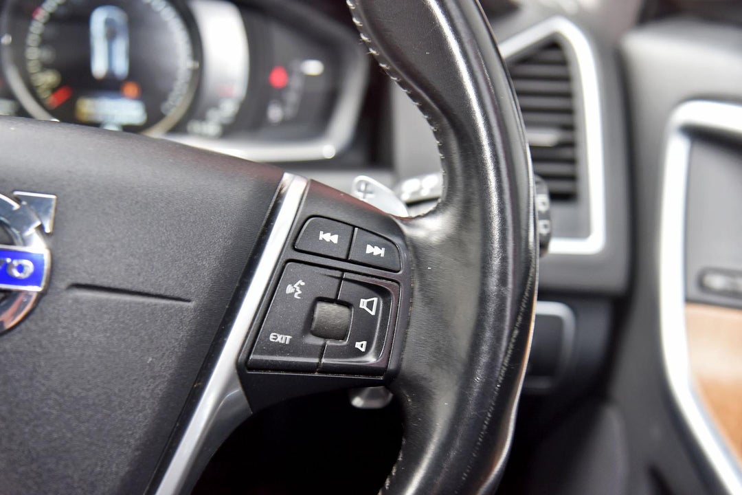 2015 Volvo XC60 D4 Luxury, Automatic, 158000 km, Photo 11