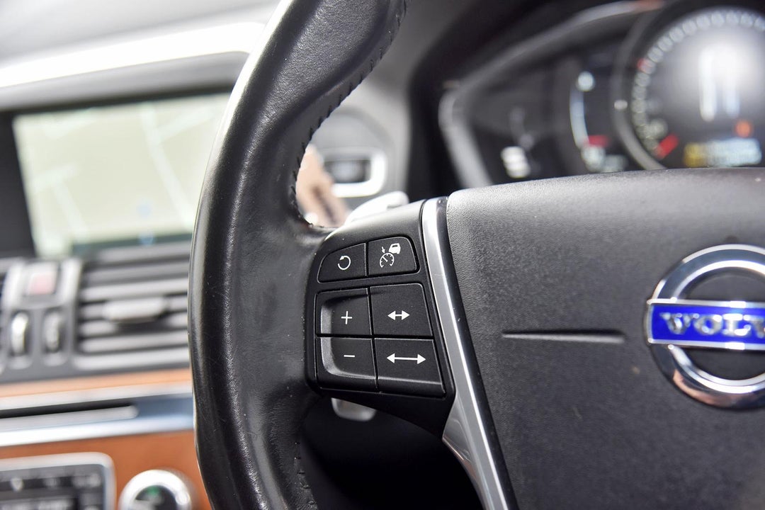 2015 Volvo XC60 D4 Luxury, Automatic, 158000 km, Photo 10