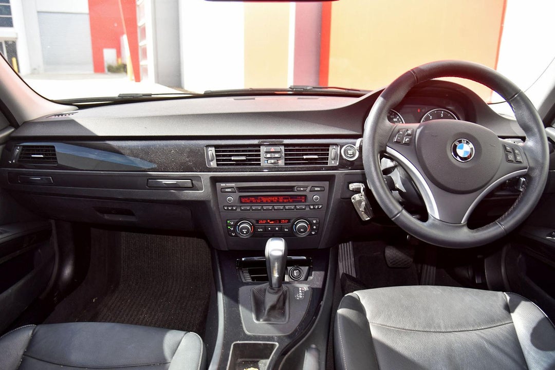 2010 BMW 3 Series 20d Lifestyle, Automatic, 40713 km, Photo 11