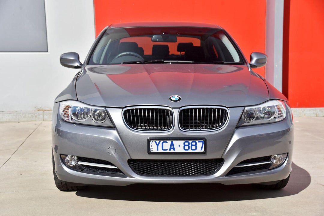 2010 BMW 3 Series 20d Lifestyle, Automatic, 40713 km, Photo 2