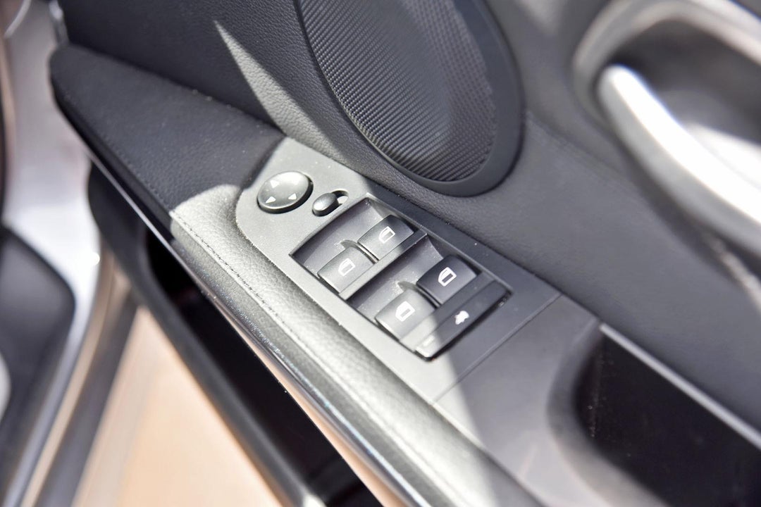 2010 BMW 3 Series 20d Lifestyle, Automatic, 40713 km, Photo 18