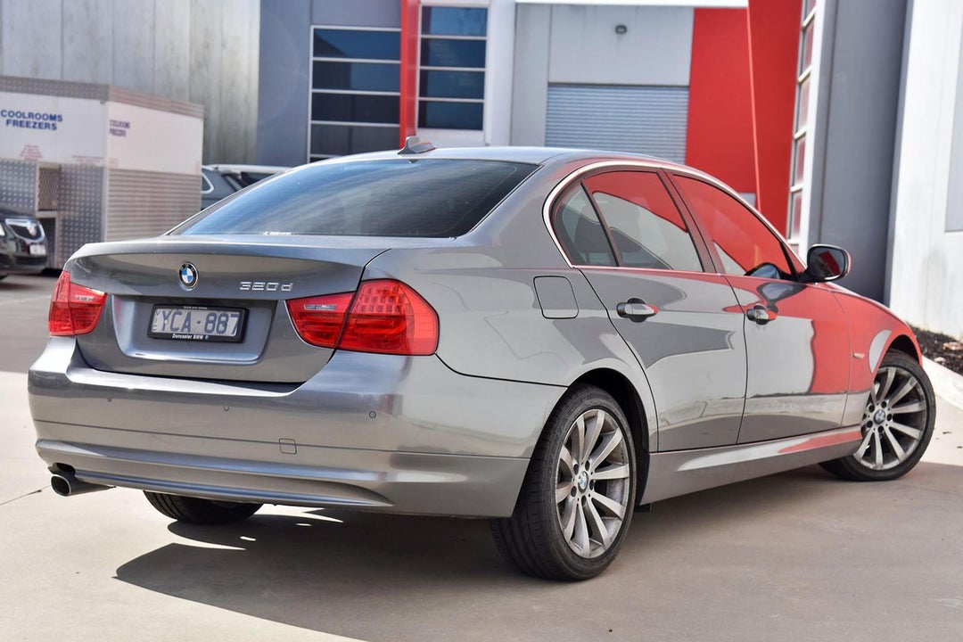 2010 BMW 3 Series 20d Lifestyle, Automatic, 40713 km, Photo 7